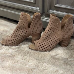 Lucky 🍀 Brand Women's Tan Peep-Toe Ankle Boots, Larise, size 9 1/2